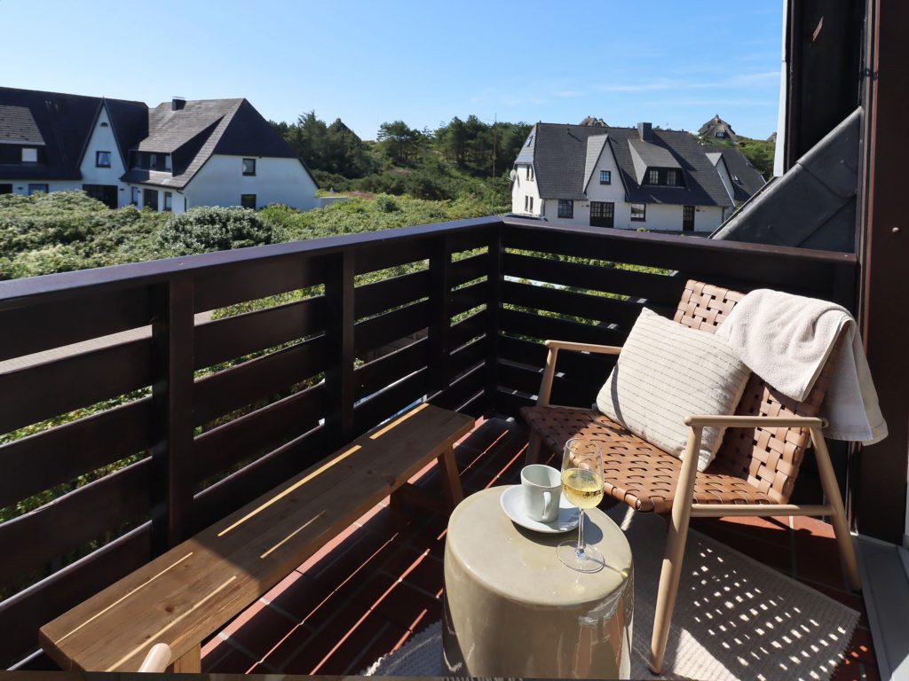 15 Der Sonnige Balkon mit Leuchtturmblick 3