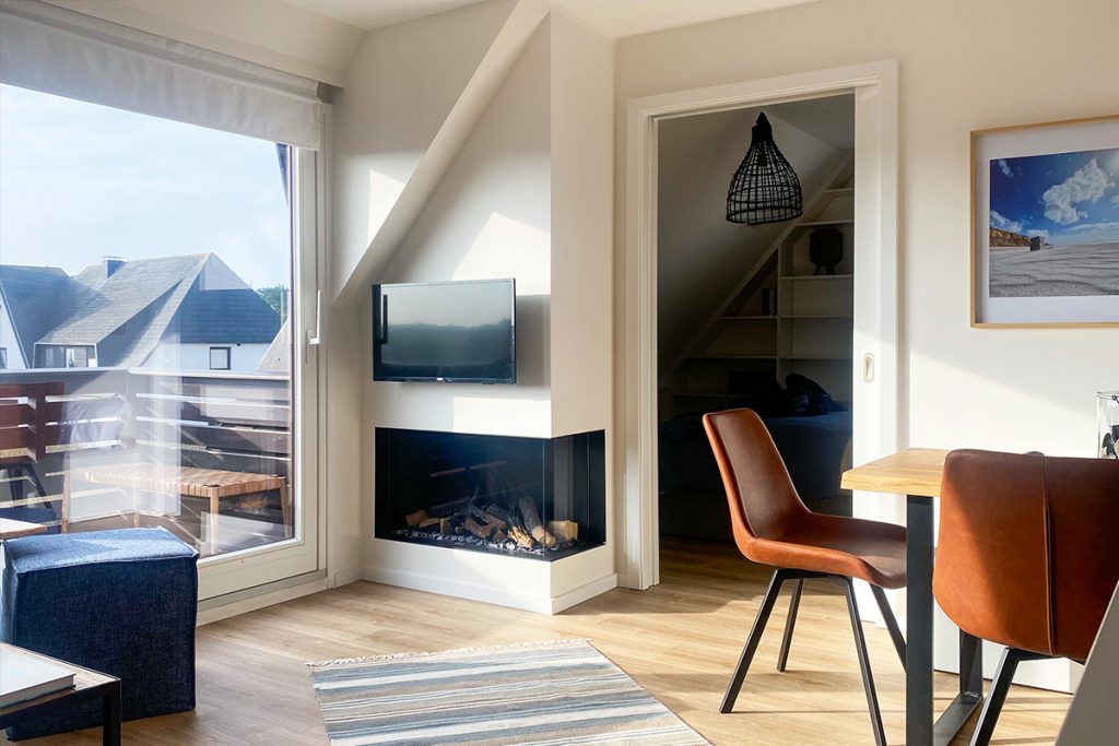 18 Blick zum Kamin